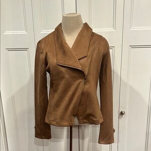 Blu Pepper Brown Blazer with Asymmetrical Design and Fitted Silhouette